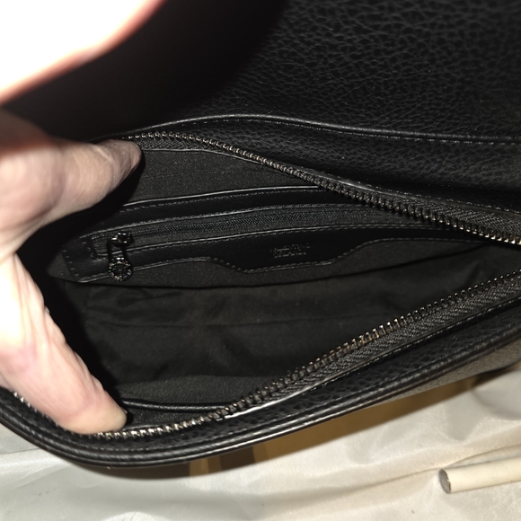 Valentino Orlandi Sleek Black Crossbody Bag - Picture 7 of 9